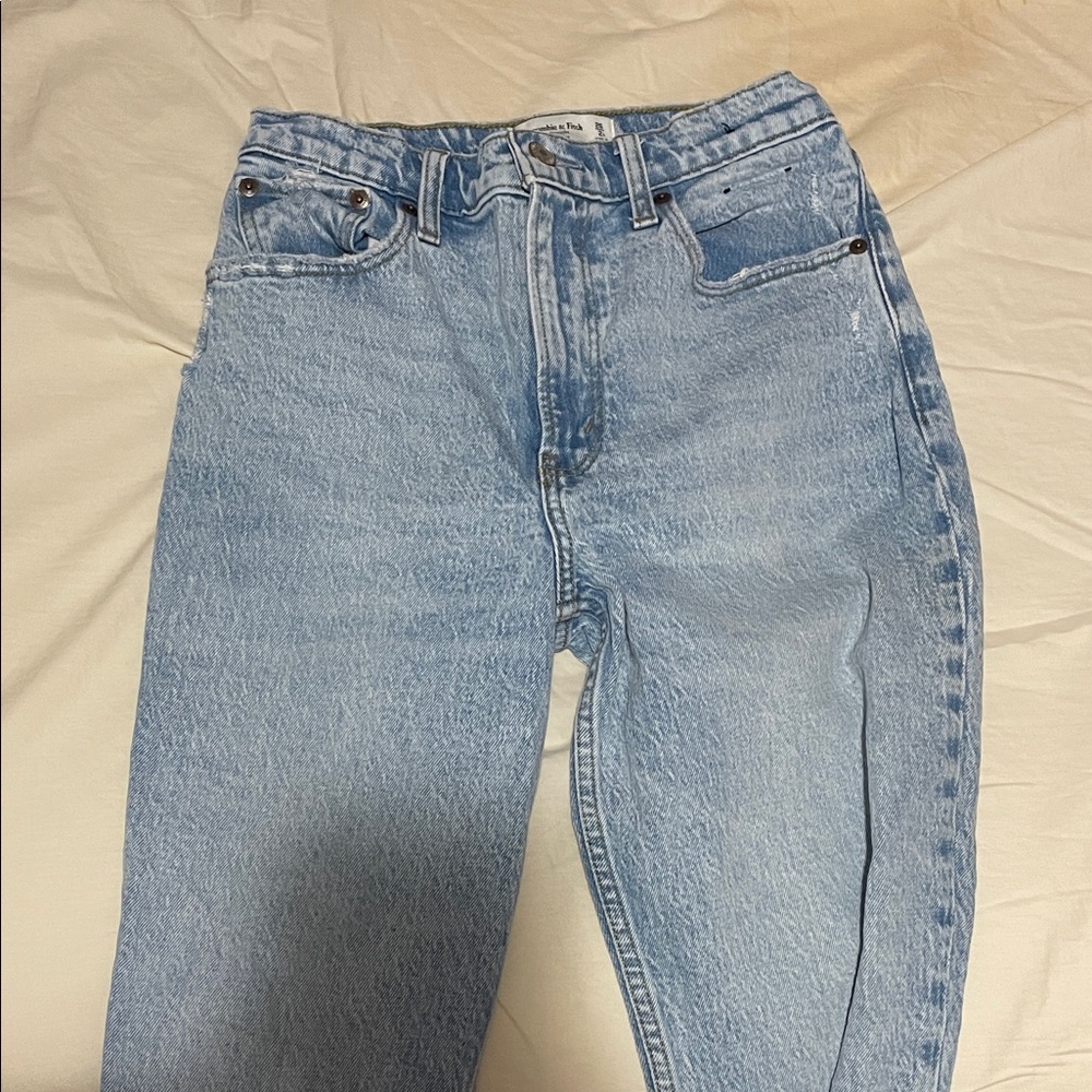 Abercrombie & Fitch Curve Love 90s Straight Ultra High Rise Jeans